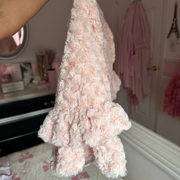 Bonnie Jean Pink Faux Fur Shawl Childs or Small Petite Adult - Picture 3 of 4